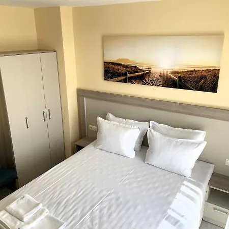 Aparthotel Sea View Free Parking 4*