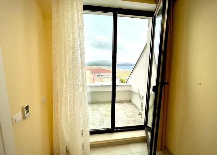 아파트호텔 Sea View Free Parking 4*